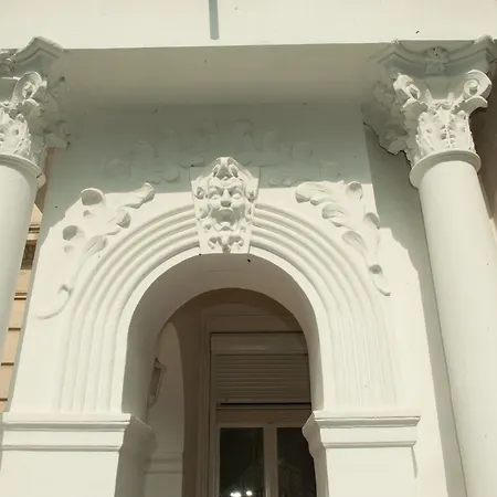 לינה וארוחת בוקר Sissy *