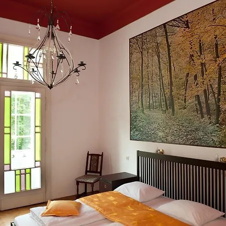 Sissy לינה וארוחת בוקר קסזטלי