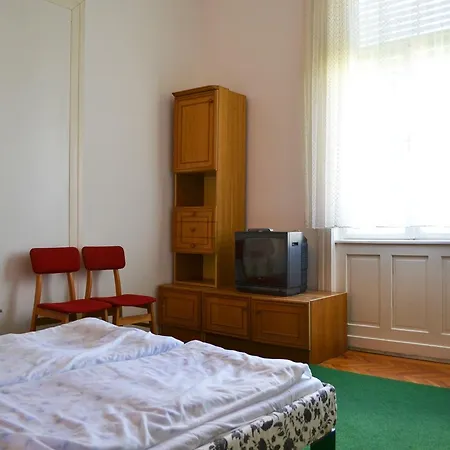 Sissy Bed & Breakfast