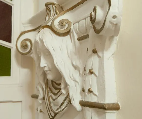 Sissy Bed & Breakfast *