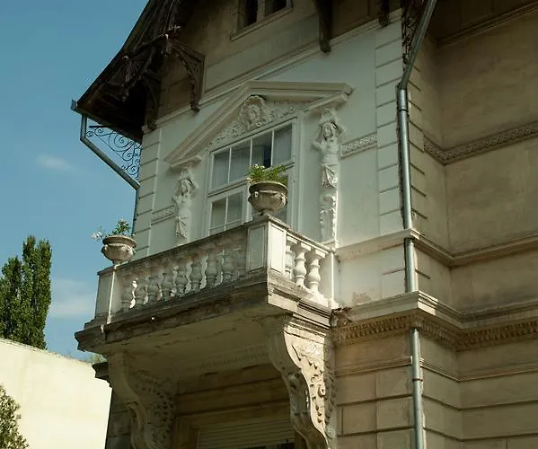 Sissy Bed & Breakfast