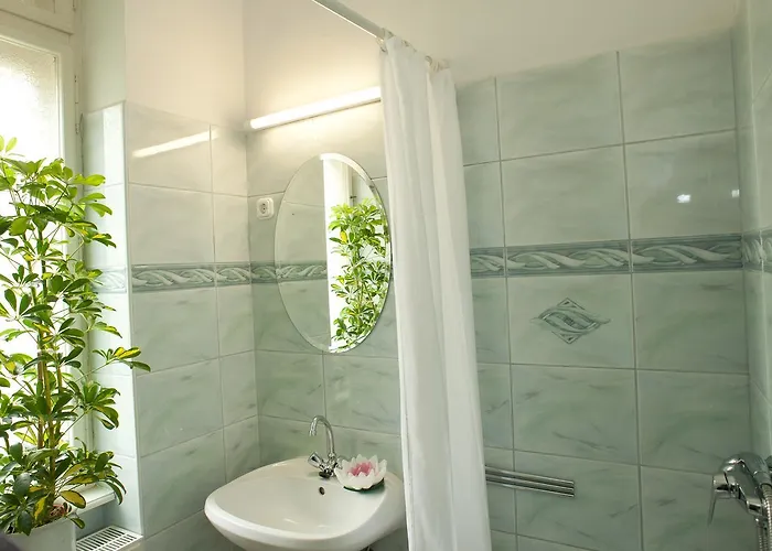 Sissy Bed & Breakfast *