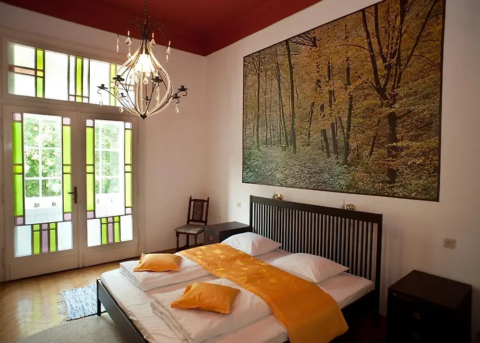 Sissy Bed & Breakfast *